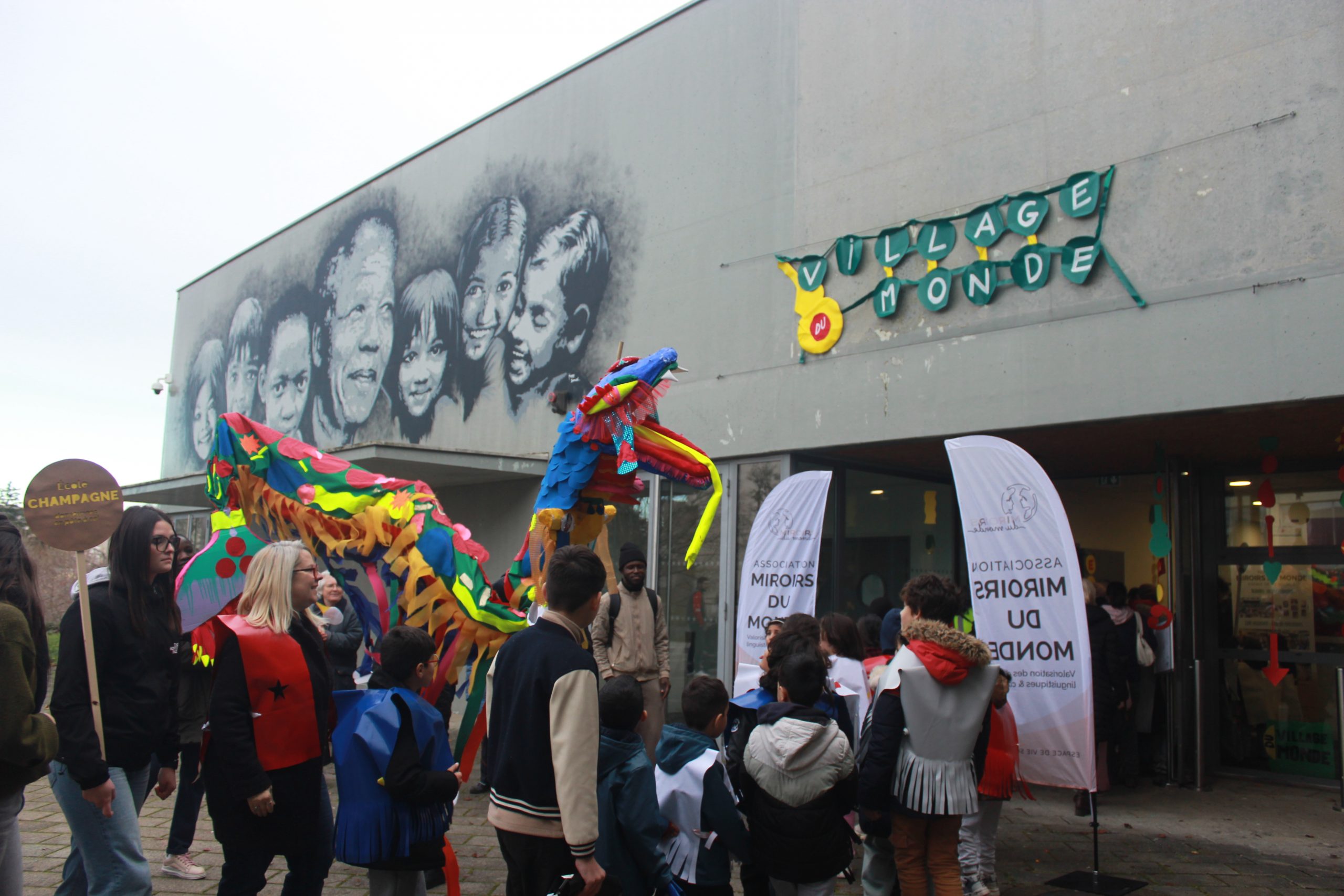 miroirs du monde farandole village du monde